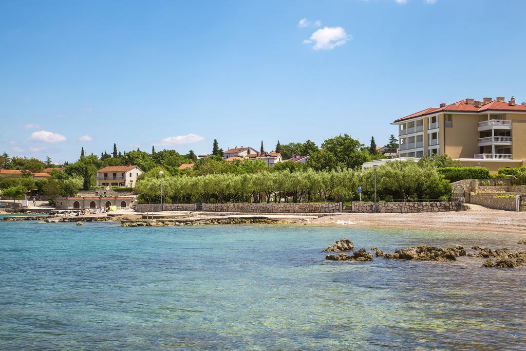 Hotel Vila Rova Malinska Buitenkant foto