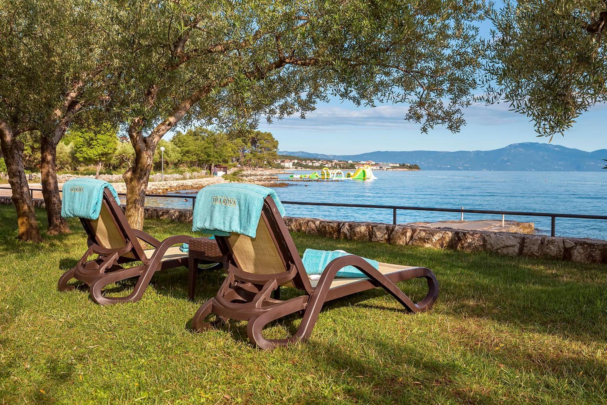 Hotel Vila Rova Malinska Buitenkant foto
